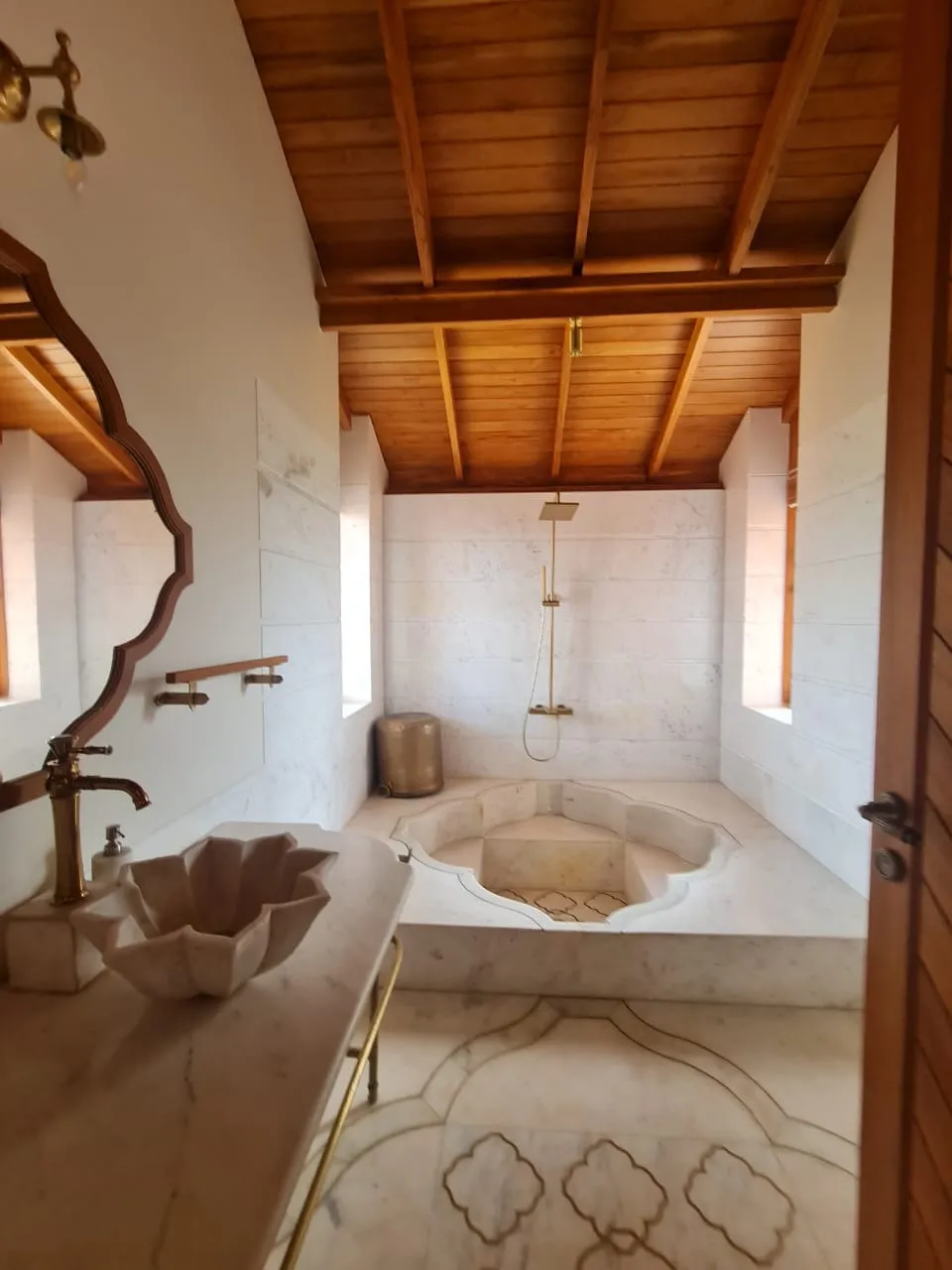 Natural Stone Bathroom project by Stone World
