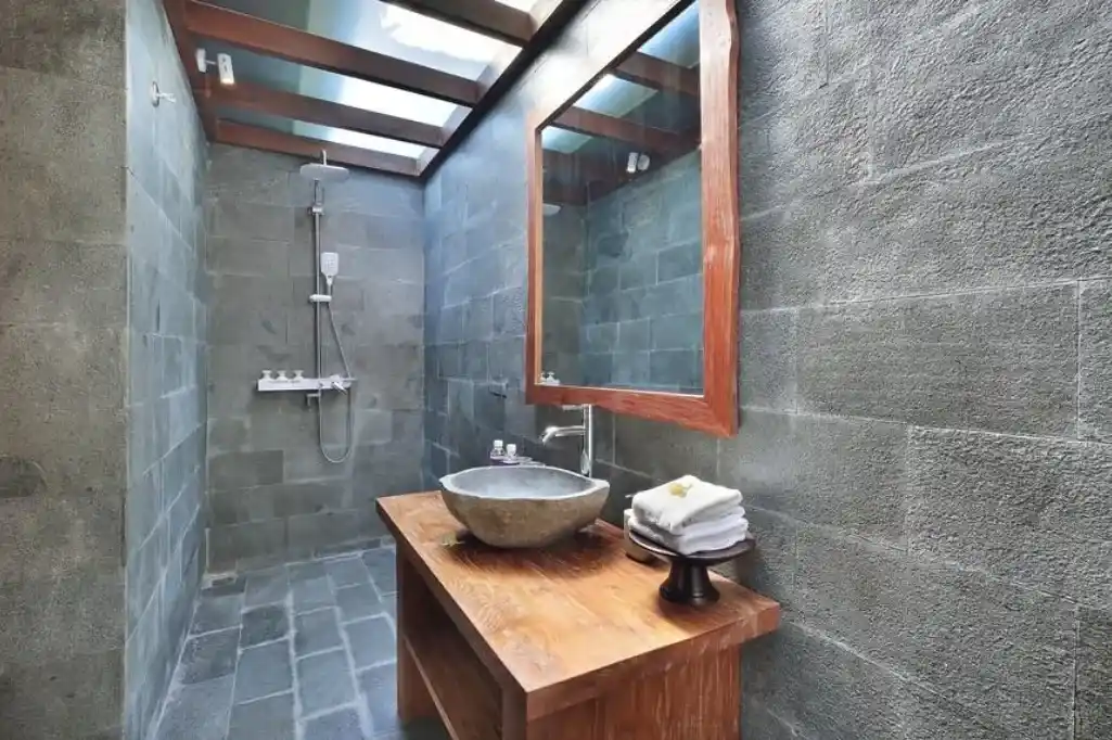 Natural Stone Bathroom project by Stone World