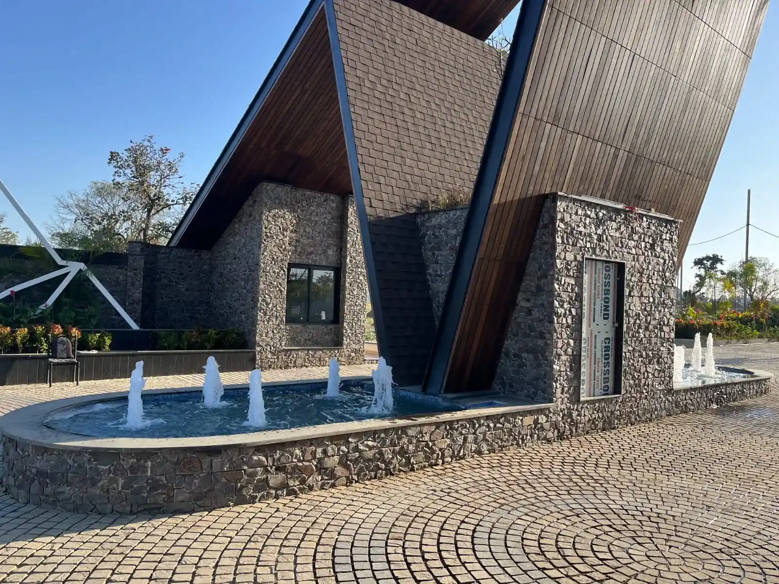 Natural stone facade design ideas